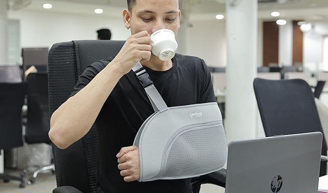 man wear a Hand Fracture Belt