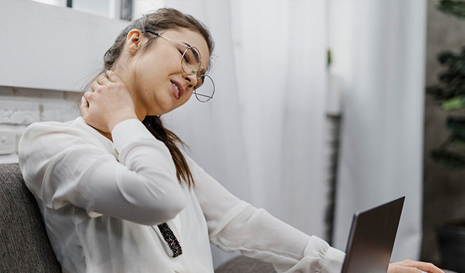 woman facing tech neck pain