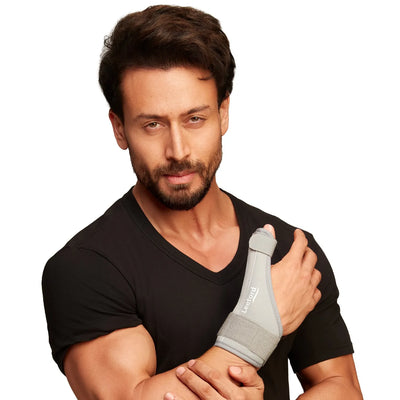 tiger shroff wear thumb spica splint